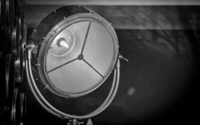 Ist es Lampenfieber oder Rampenfieber? Hilfe, ist mir warm!