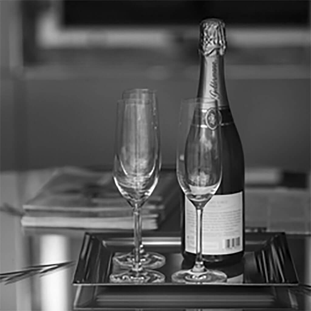 10 Tipps für deine Tischrede Einen Toast aussprechen. So geht es!