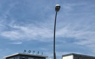 Erinnert Euch daran, nach oben in die Sterne zu blicken und nicht nach unten auf Eure Füße! –Stephen Hawking