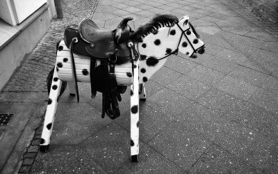 Einen großen Vorsprung im Leben hat, wer da schon handelt, wo die anderen noch reden.  —John F. Kennedy