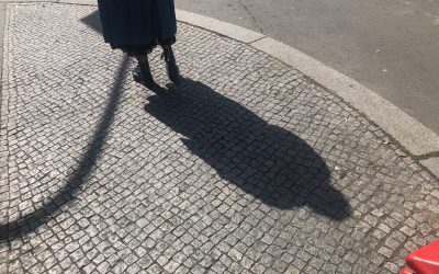 Proxemik – Wie Nähe & Distanz deine Ausstrahlung verändern